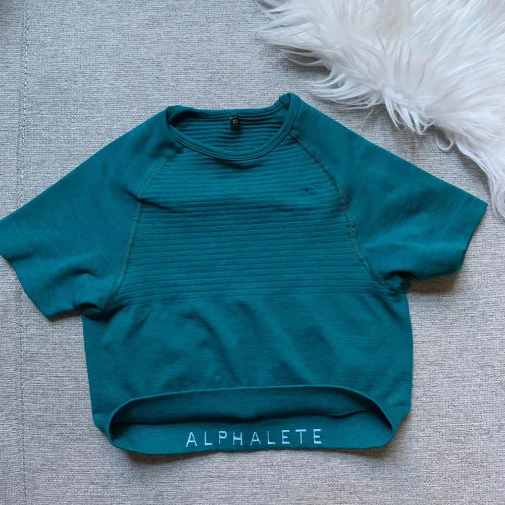 NWOT Alphalete short sleeve crop top XS